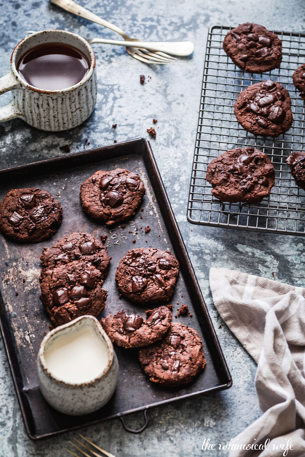 Gooey Vegan Double Choc Chip Peanut Butter Cookies {DF, GF & Vegan} | The Whimsical Wife